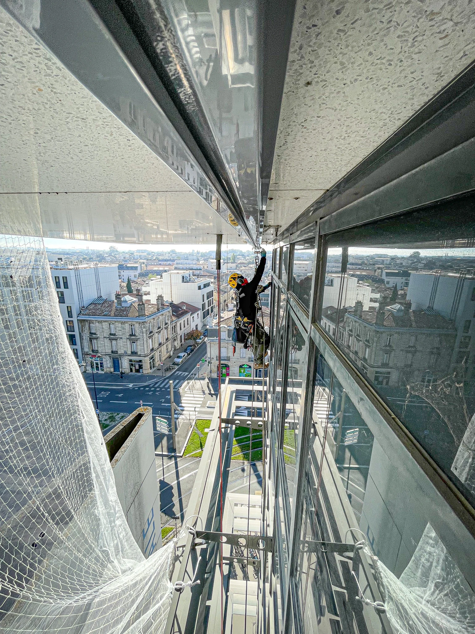 Intervention de cordistes MS Access pour comme sur des rails chez SE3M à Bordeaux (bâtiment) – 4